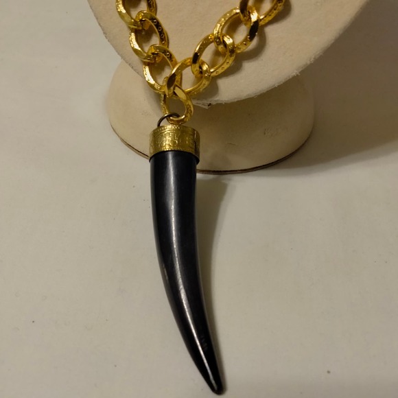 Iris Apfel & Bajalia Gold Chain & Bone Horn Pendent Statement Necklace - Picture 10 of 16